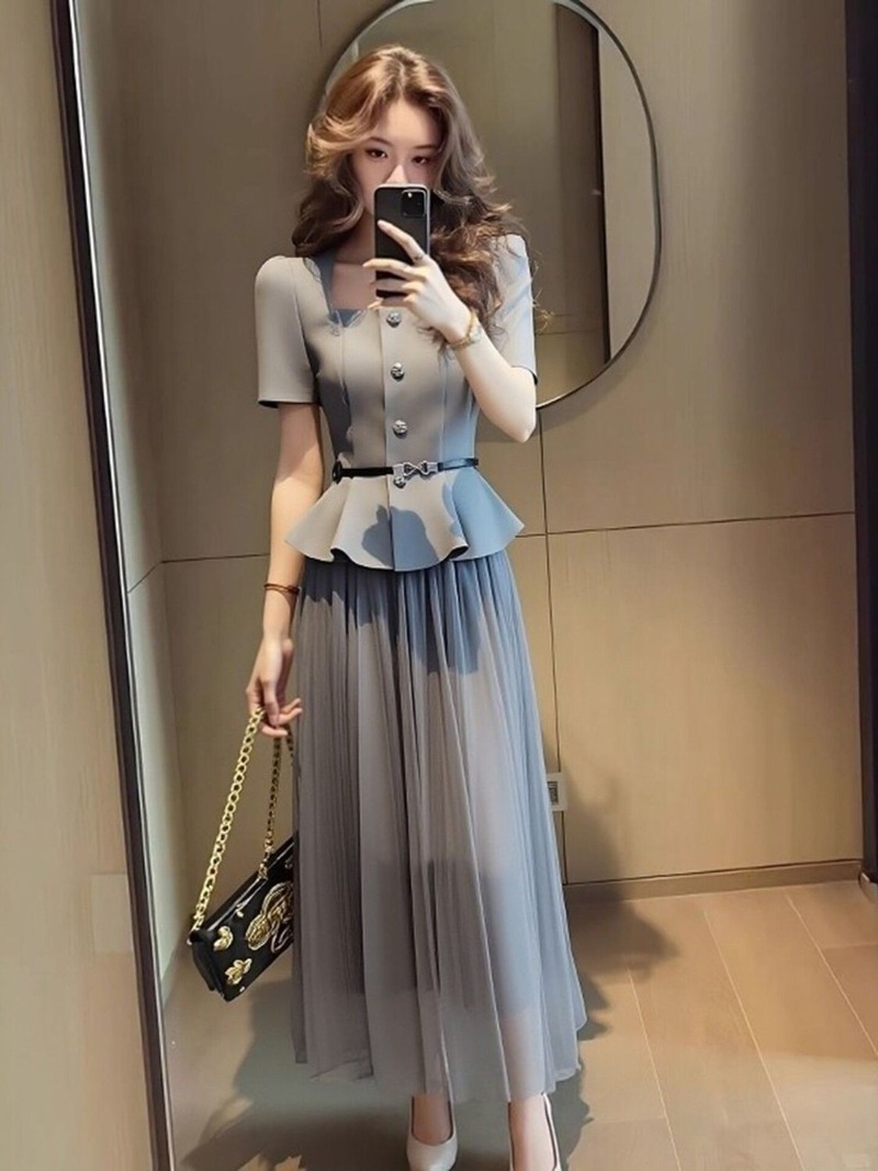Women Formal Wear For Summer - ชุดแฟชั่นเกาหลีฤดูร้อนใหม่สำหรับผู้หญิง เสื้อคอเหลี่ยมทรงหรูหรา แขนสั้นเข้ารูป + กระโปรงตาข่ายเอวสูง ชุดเซ็ต