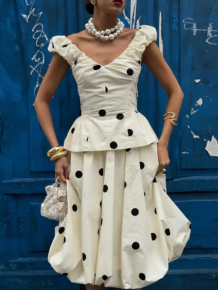 Women Formal Wear For Summer - ชุดกระโปรงลายจุดสุดหรูสำหรับผู้หญิง เสื้อกั๊กคอวีแขนกุด กระโปรงจีบ ชุดเซ็ต 2 ชิ้น